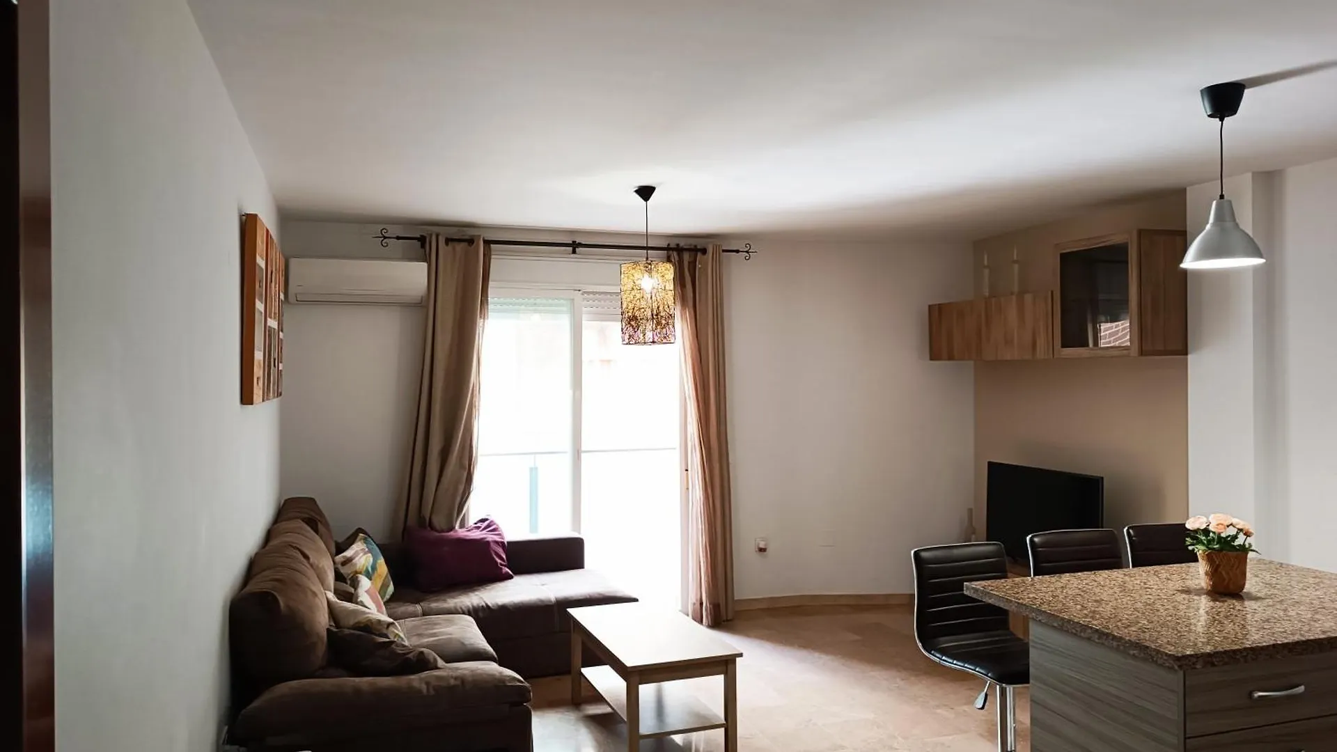 Jac - Wifi, 1 Dormitorio, Terraza, Centro A 150 Metros, Playa 850 Metros Torremolinos Daire