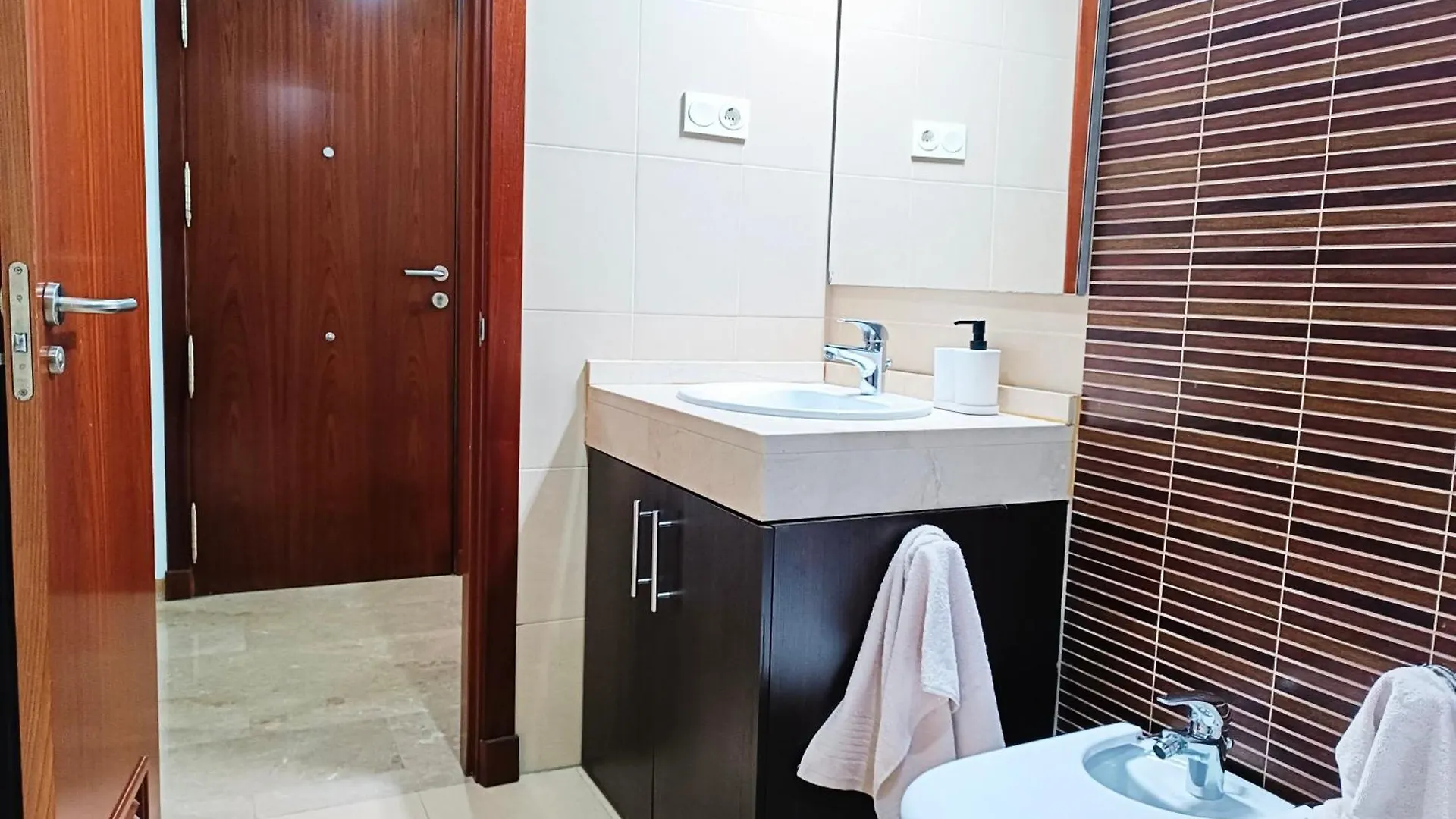 Daire Jac - Wifi, 1 Dormitorio, Terraza, Centro A 150 Metros, Playa 850 Metros Torremolinos
