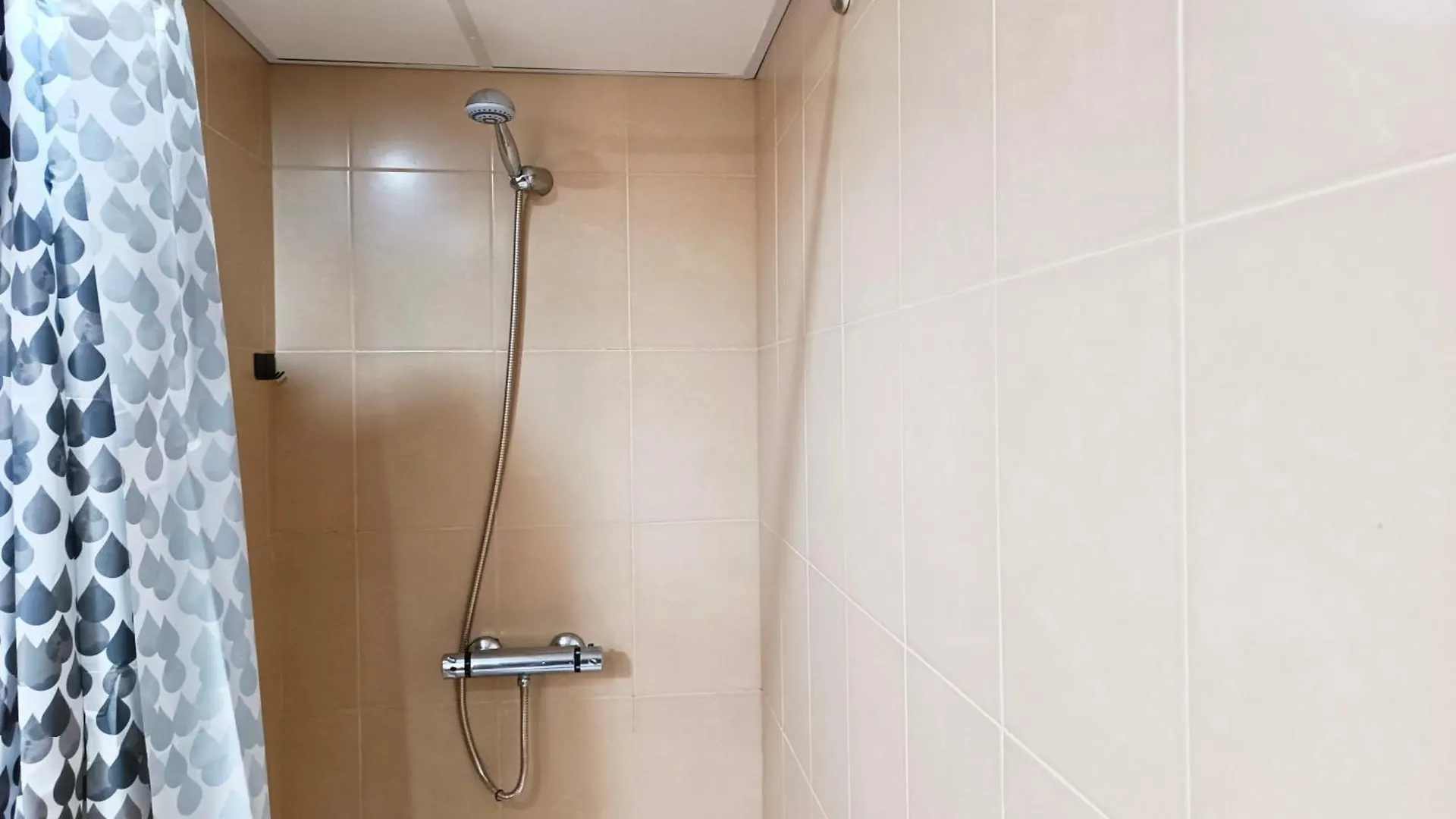 Daire Jac - Wifi, 1 Dormitorio, Terraza, Centro A 150 Metros, Playa 850 Metros Torremolinos İspanya